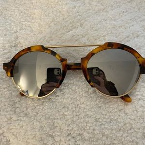 Illesteva Milan Sunglasses
